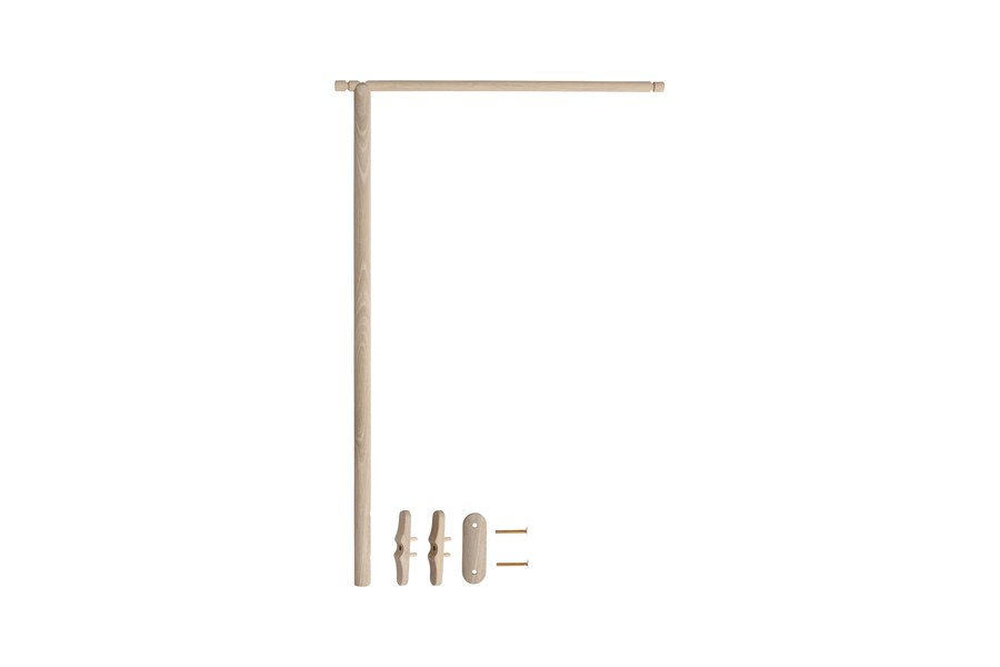 Mobilehalter aus Holz als Zubehör für das Babybett