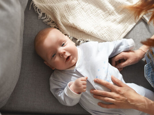 Wie kann ich Sodbrennen bei Babys lindern? – Effektive Hausmittel und Tipps - 