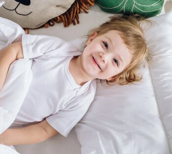 Träumeland - Babykissen Daunentraum 40 x 60 cm