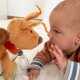 sigikid - Greifling & Aktiv-Kuscheltier Eichhörnchen Yellow