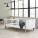 Oliver Furniture - Wood Mini+ Babybett inkl. Umbauset Juniorbett (68 x 122 / 162 cm) Weiß / Eiche