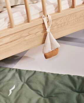 Oliver Furniture - Dear April - Nemo Spielzeug zum Aufhängen Sailboats